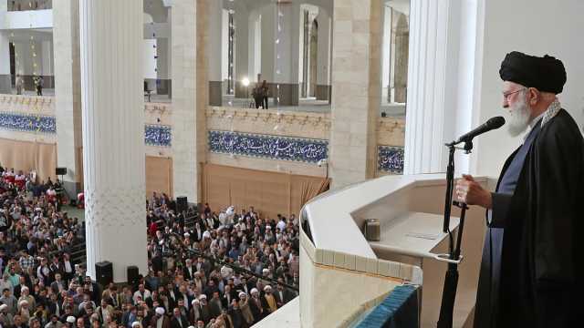 أول تعليق من خامنئي بعد هجوم إيران على إسرائيل: الكيان الخبيث سيعاقب