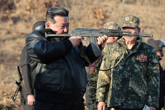 زعيم كوريا الشمالية يدعو إلى إحداث تغيير تاريخي في الاستعدادات للحرب