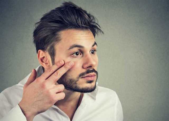 ملامحك أكبر من سنك .. أعرف السبب وأسمع نصيحة استشاري.. فيديو