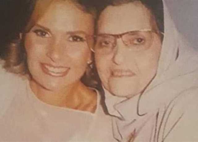 يسرا تحيي ذكرى وفاة والدتها : عزائي إنك في مكان أحسن بكتير من هنا