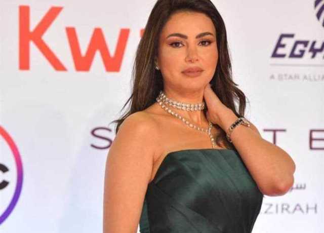 دينا فؤاد تحذر من شخص ينتحل شخصيتها:«ماليش أي علاقه بيه»