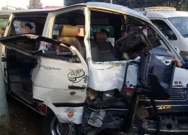 «ميكروباص» يتحول لقطعة خٌردة على طريق الضبعة والحادث يسفر عن إصابة 7 أشخاص