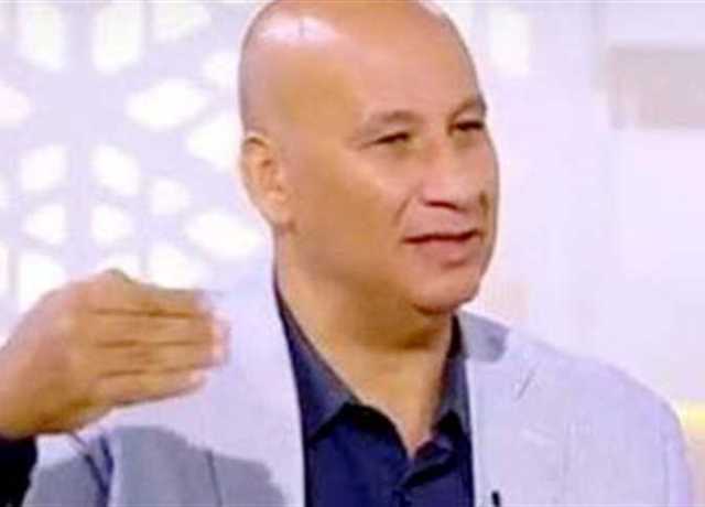 قد يصيب طفلك بالصرع.. أستاذ طب نفسي يوضح خطورة «السوشيال ميديا»
