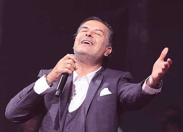 «رمت نفسها عليا».. راغب علامة يروي موقفا كوميديا مع معجبة (فيديو)