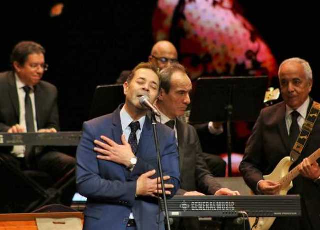 مدحت صالح يحيي ثالث ليالى مهرجان الأوبرا الصيفى بالإسكندرية