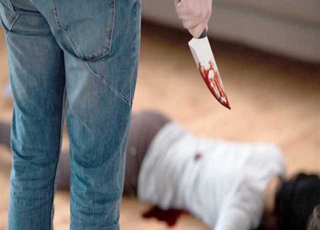 مزارع يقتل شقيقه ويصيب والدته بجروح قطعية بسوهاج