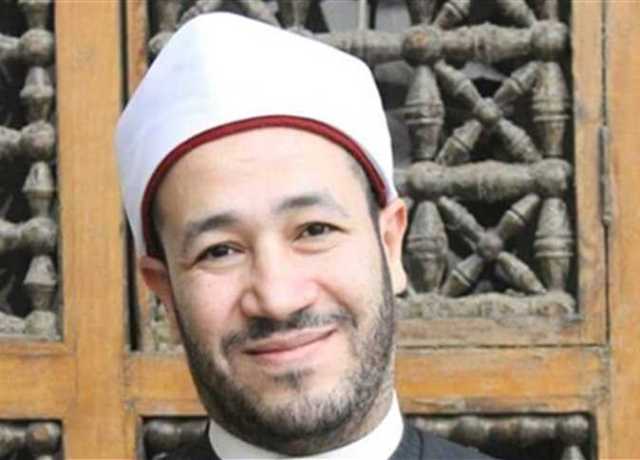 «ليس لكِ دخل».. أمين الفتوى يفاجئ مُتصلة سألته عن زوجها تارك الصلاة (فيديو)