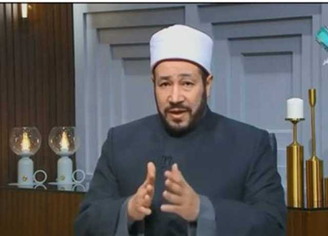 «شُفت النبي في المنام وسابني ومشي هل زعلان مني؟».. أمين الفتوى يفسّر (فيديو)
