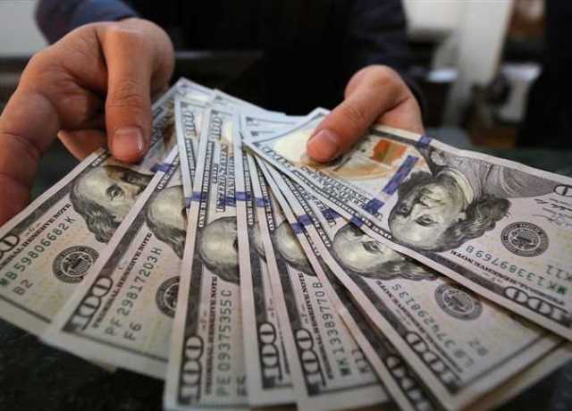 في أجازة البنوك .. هل تأثر سعر الدولار الأمريكي بعد رفع المركزي الفائدة 1%؟