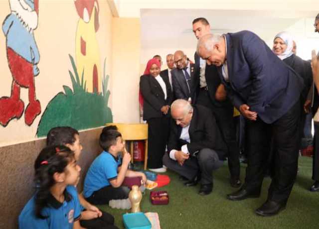محافظ الوادى الجديد يعتمد المرحلة الأولى للقبول بمدارس التعليم الفني