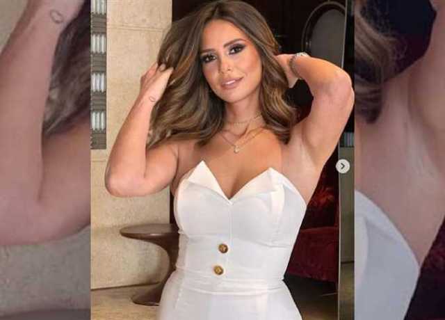 «مخلص وجدع ومثقف» .. إيمان العاصي تكشف مواصفات فتي أحلامها (فيديو)