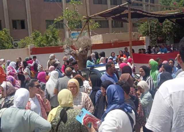 طلاب الثانوية العامة بالقليوبية يؤدون امتحان الاستاتيكا