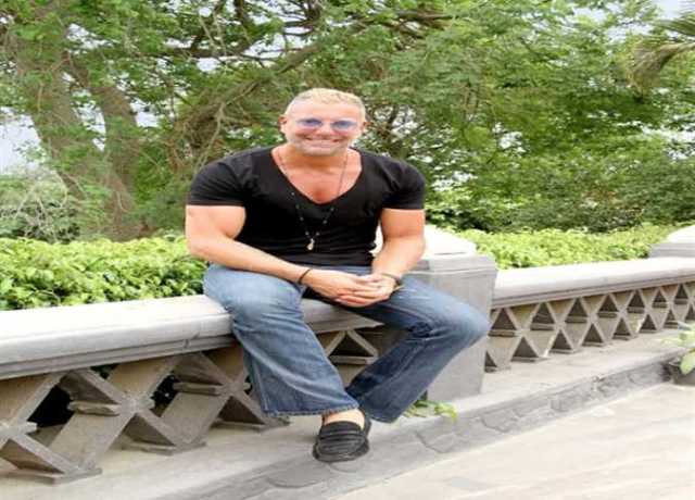تامر هجرس: «الراجل الشرقي لازم يحب مراته ويفتخر بيها.. والإشاعات اللي بتطلع عني بتسلّيني»
