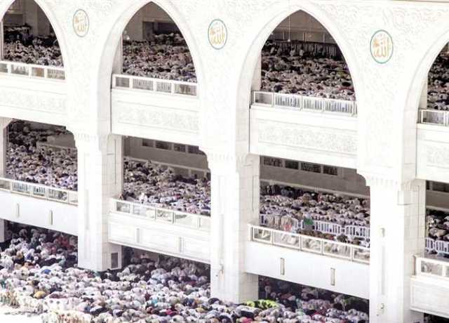 «السعودية»: أكثر من 600 ألف حاج يصلون إلى المدينة المنورة