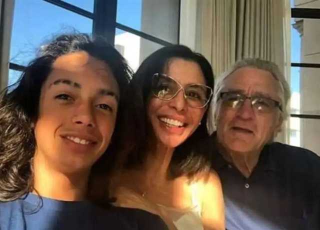 عاش ومات وحيدًا.. تفاصيل صادمة في رحيل حفيد روبرت دي نيرو عن 19 عاما