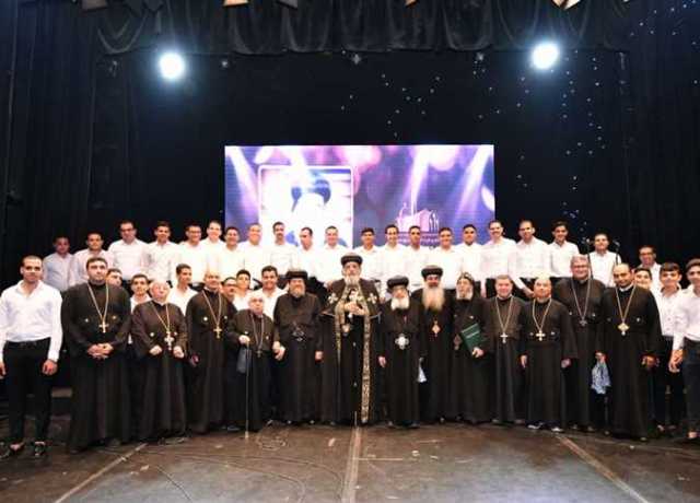 البابا تواضروس يشهد حفل تكريم خريجي «معهد ديديموس» بمسرح الأنبا رويس