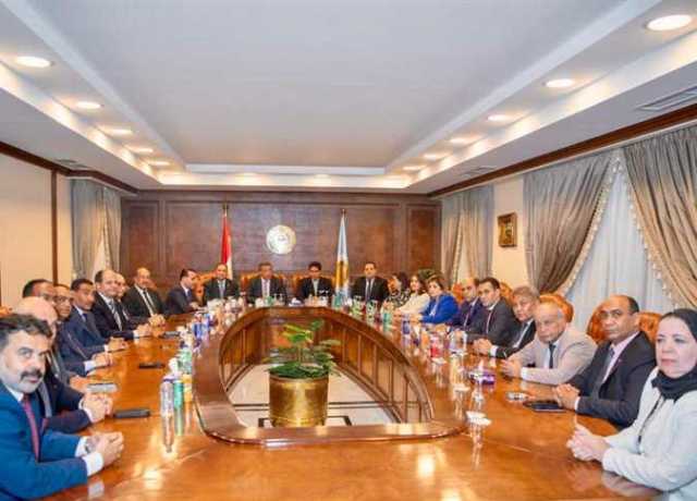 الشعب الجمهوري يعلن الدفع بـ«حازم عمر» في انتخابات الرئاسة المقبلة