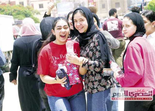 تباين آراء الطلاب حول امتحان الجيولوجيا فى لجان مدارس 6 أكتوبر