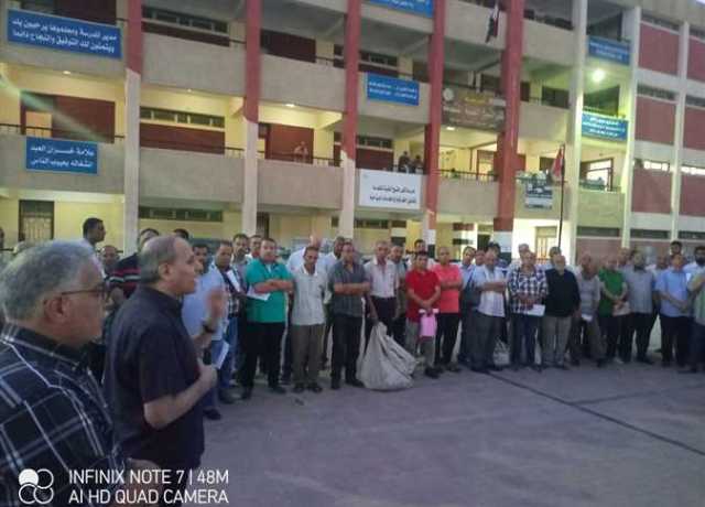 توزيع صناديق أسئلة امتحانات علم النفس والجيولوجيا والتفاضل على 76 لجنة بكفر الشيخ