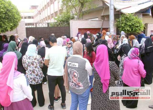 الأمهات فى «لجان دعاء» بـ«امتحانات الثانوية»