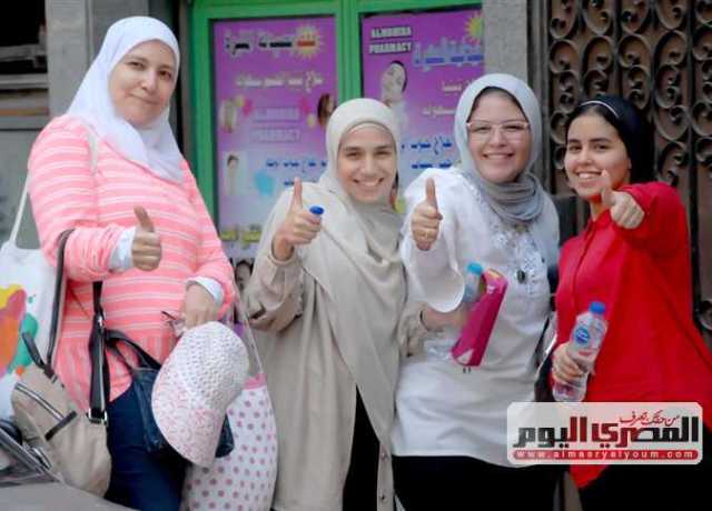 بـ«الورود والزغاريد».. الطلاب ينهون ماراثون الثانوية العامة 2023 بالإسكندرية (فيديو)