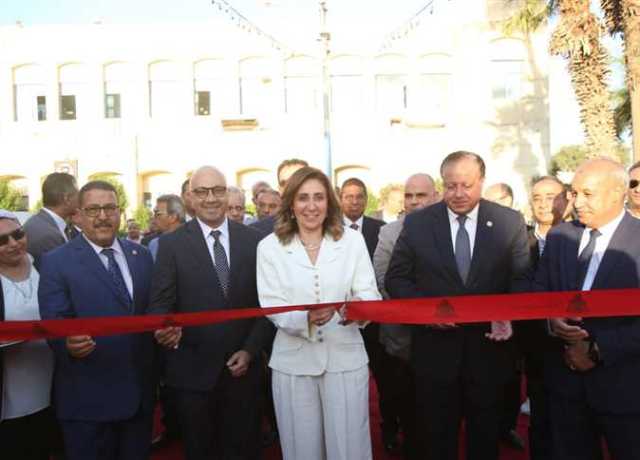 وزيرة الثقافة تفتتح معرض الأوبرا الثاني للكتاب