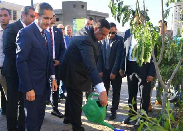 وزير التنمية المحلية ومحافظ الغربية يتفقدان أعمال الرصف والتطوير في المحلة