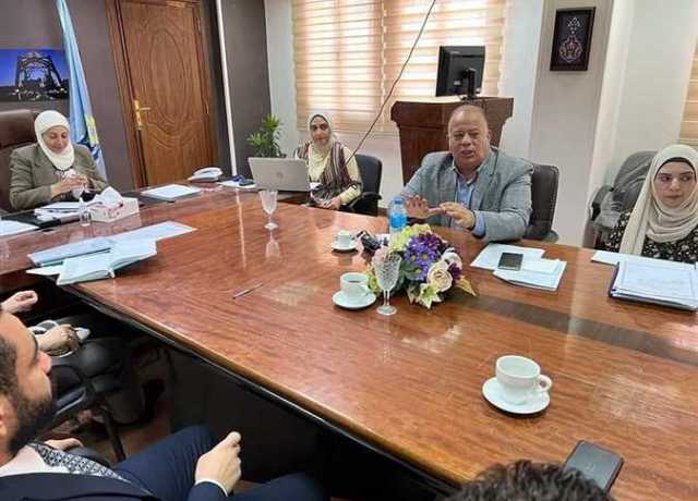 نائب محافظ القاهرة تبحث مع التجّار مقترحات تطوير منطقة أثر النبي