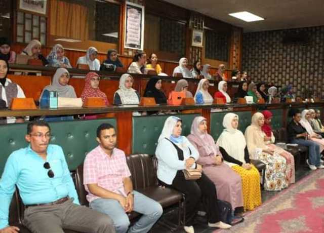كلية التجارة بجامعة أسيوط تنظم ندوتين توعويتين لطلابها حول ثورة 30 يونيو
