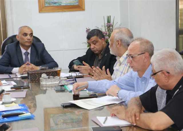 عمرو البسيوني يناقش مع قيادات قصور الثقافة خطة العمل خلال المرحلة المقبلة