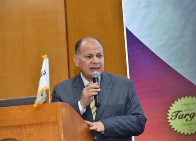 محافظ أسيوط يوافق على 229 طلب انتداب وإعارة و264 طلب إجازة للعاملين