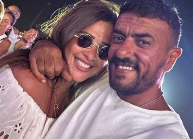 ياسمين عبدالعزيز برفقة أحمد العوضي:«بيضحك أهو»