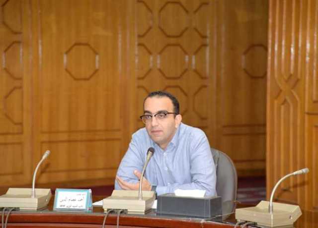 نائب محافظ الإسماعيلية يناقش ٩٥ مشروع لـ«الوطنية للمشروعات الخضراء الذكية»