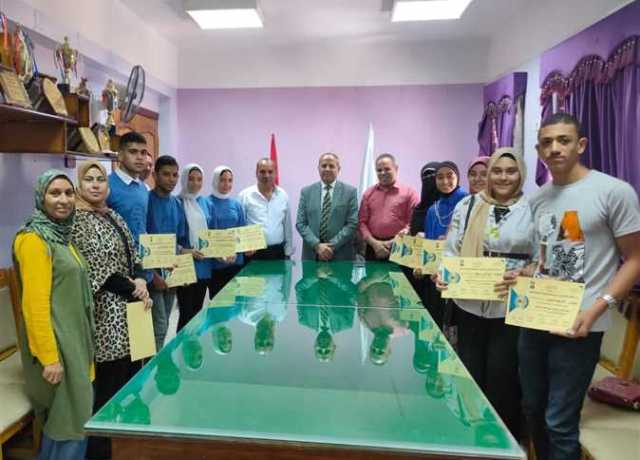 «تعليم كفر الشيخ» تكرم أعضاء غرف عمليات الثانوية العامة