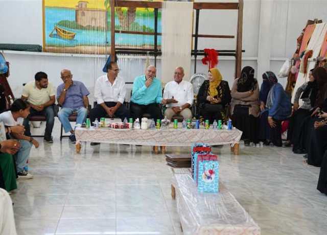 تنظيم حفل تخريج أول دفعة لطلبة قسم المشغولات الصوفية بمطروح