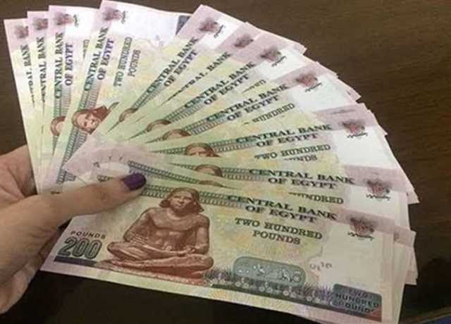 محافظ سوهاج: توزيع مساعدات مالية بقيمة 800 ألف جنيه على الأسر الأكثر احتياجًا