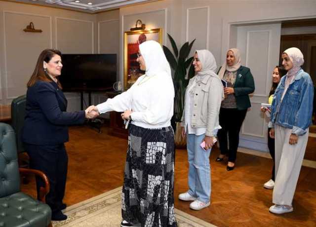 السفيرة سها جندي: نحرص على دعم وتمكين الشباب في جميع المجالات