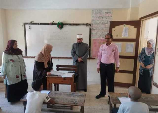 طلاب النقل الثانوى يؤدون امتحانات الدور الثانى 2023 بالإسكندرية (صور)