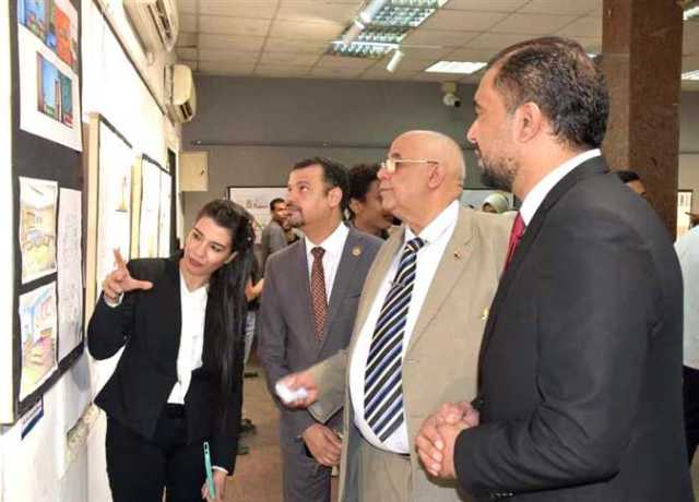 «حرية الإبداع».. معرض فن تشكيلى وأزياء لطالبات الفنون الجميلة بالأقصر