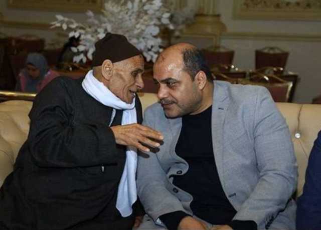 «اليوم مات أبي».. وفاة والد الكاتب الصحفي محمد الباز (موعد ومكان الجنازة)