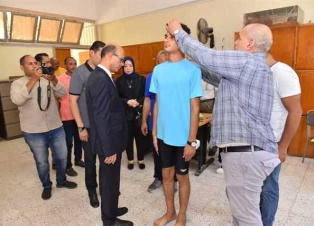 محافظ أسيوط يبحث التوسع في إقامة محطات الوقود ومراكز الخدمات