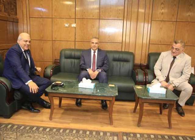 بـ«تجديد الثقة».. محافظ سوهاج يهنئ مدير الأمن