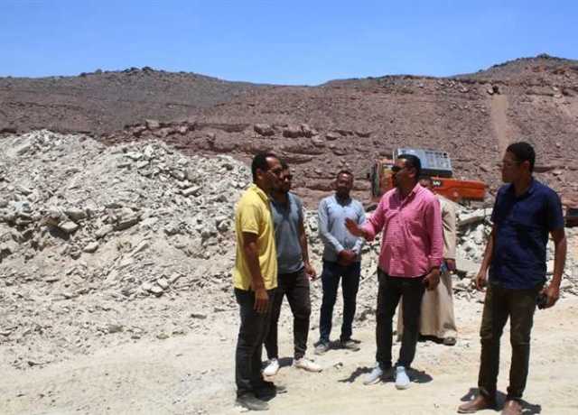 لجنة لمتابعة العمل بمشروع محطة المعالجة الثلاثية وحملة على النباشين في أسوان