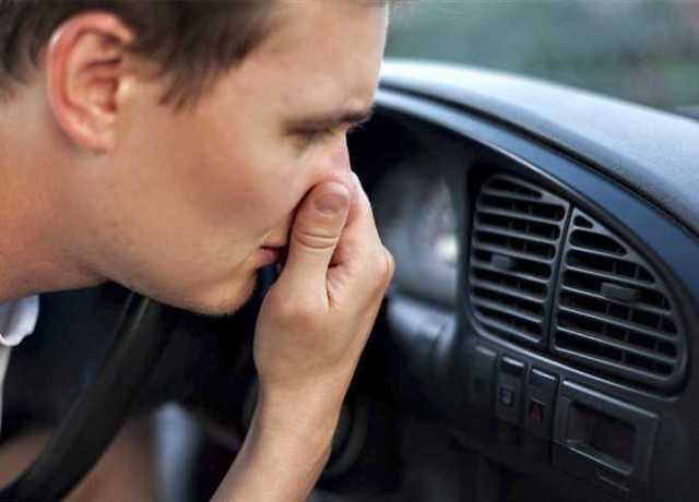 أسباب متعددة وراء الرائحة الكريهة لمكيف سيارتك… تعرف عليها