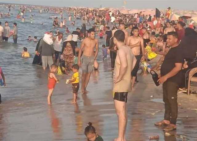 الشواطيء مصيف بلطيم كاملة العدد.. ورئيس المدينة يتابع جودة الخدمات