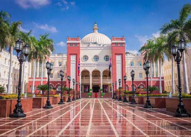 تنسيق الكليات 2023 .. الجامعة البريطانية توفر منح دراسية لطلاب الشهادات الثانوية