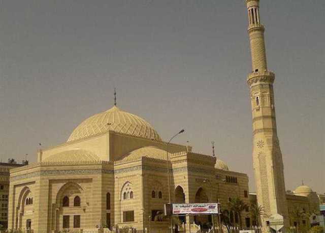 «ميدان الحصري».. القلب النابض لمدينة 6 أكتوبر: «فُسحة وصلوات ودراسة» (صور)