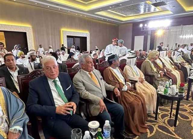 محافظ جنوب سيناء يروّج لشرم الشيخ خلال الملتقي السياحي العربي بصلالة (صور)