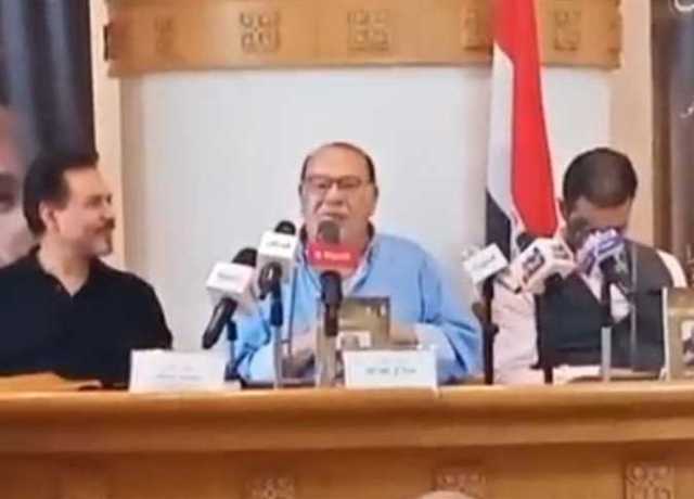 صلاح عبدالله في حفل توقيع كتابه بـ«القومي للمسرح»: ربنا جعلني سبب لظهور المخرج خالد جلال (فيديو)