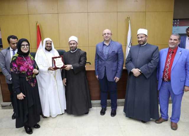 محافظ بني سويف يشهد فعاليات الحفل الختامي لقوافل المحبة لإتقان الصلاة وتمكين المرأة المعيلة